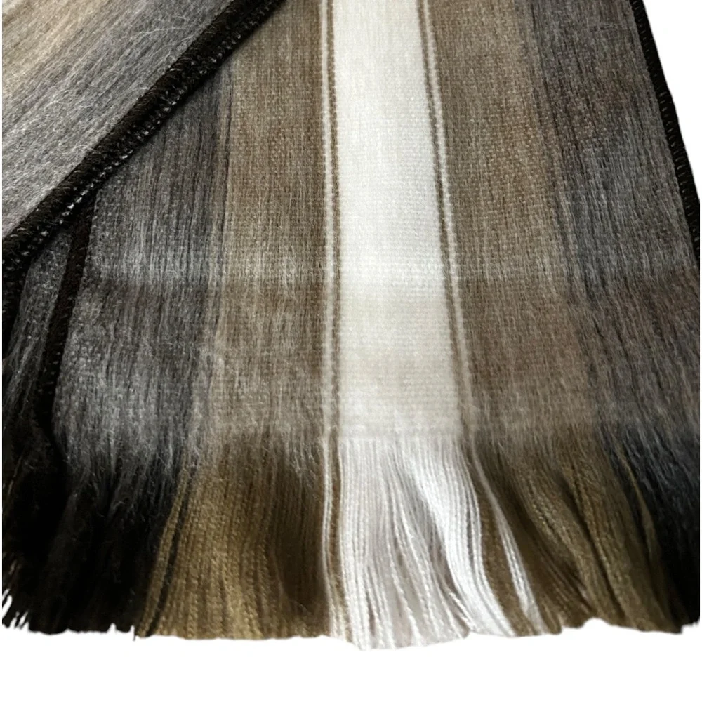 Beautiful alpaca scarf from Ecuador - Picture 5 of 11